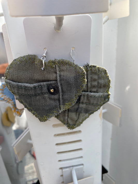 Medium Camo Hearts
