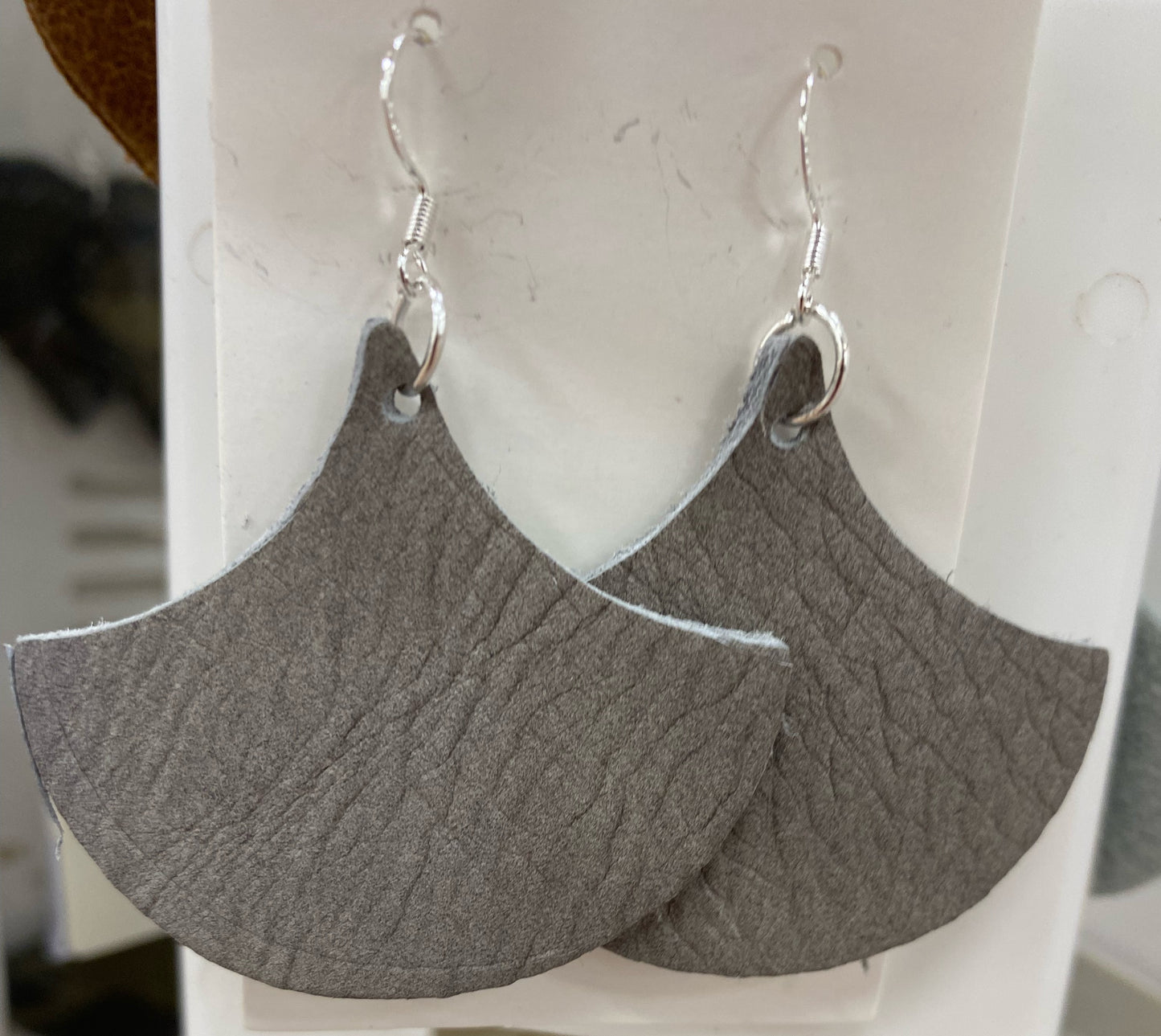 Medium Gingko Leaf Leather