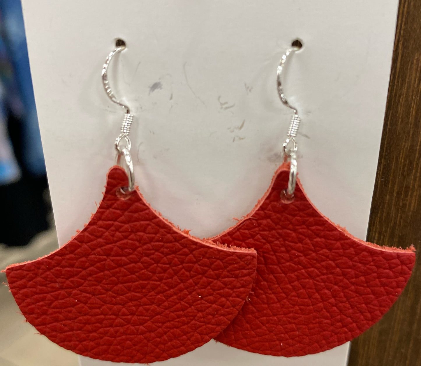 Medium Gingko Leaf Leather