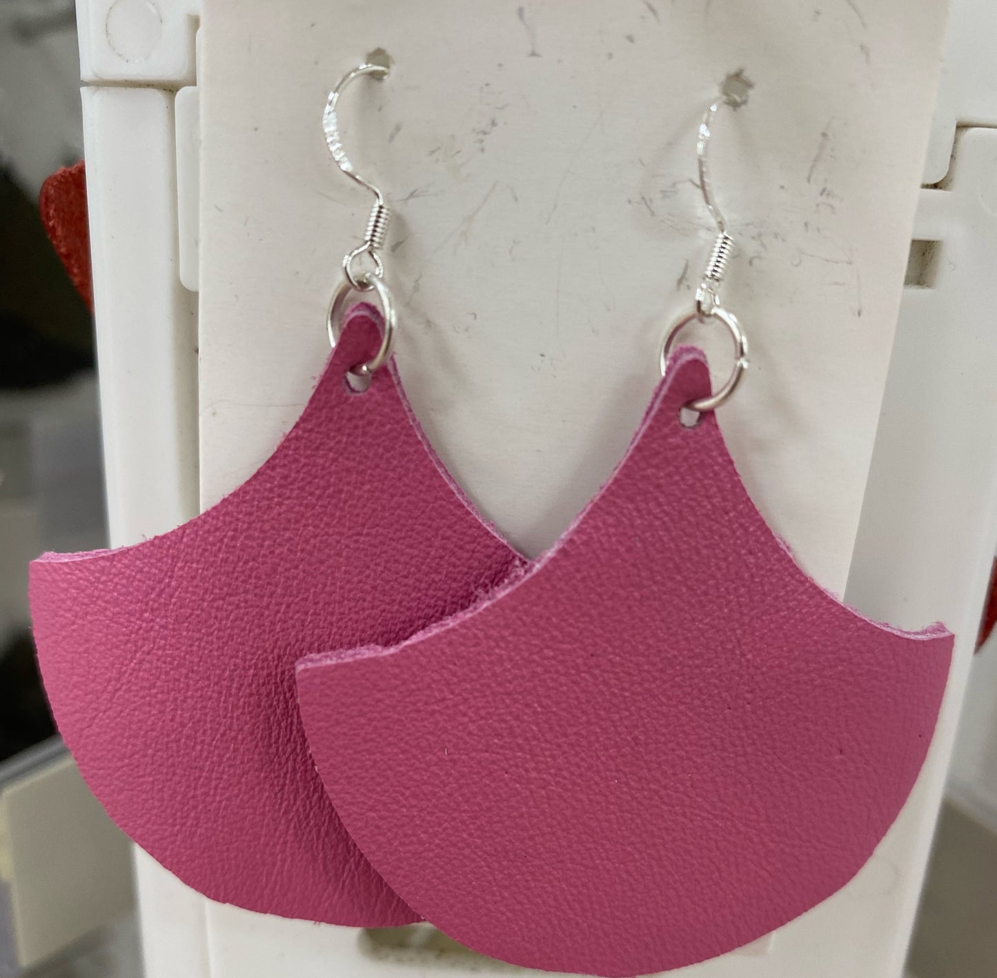 Medium Gingko Leaf Leather