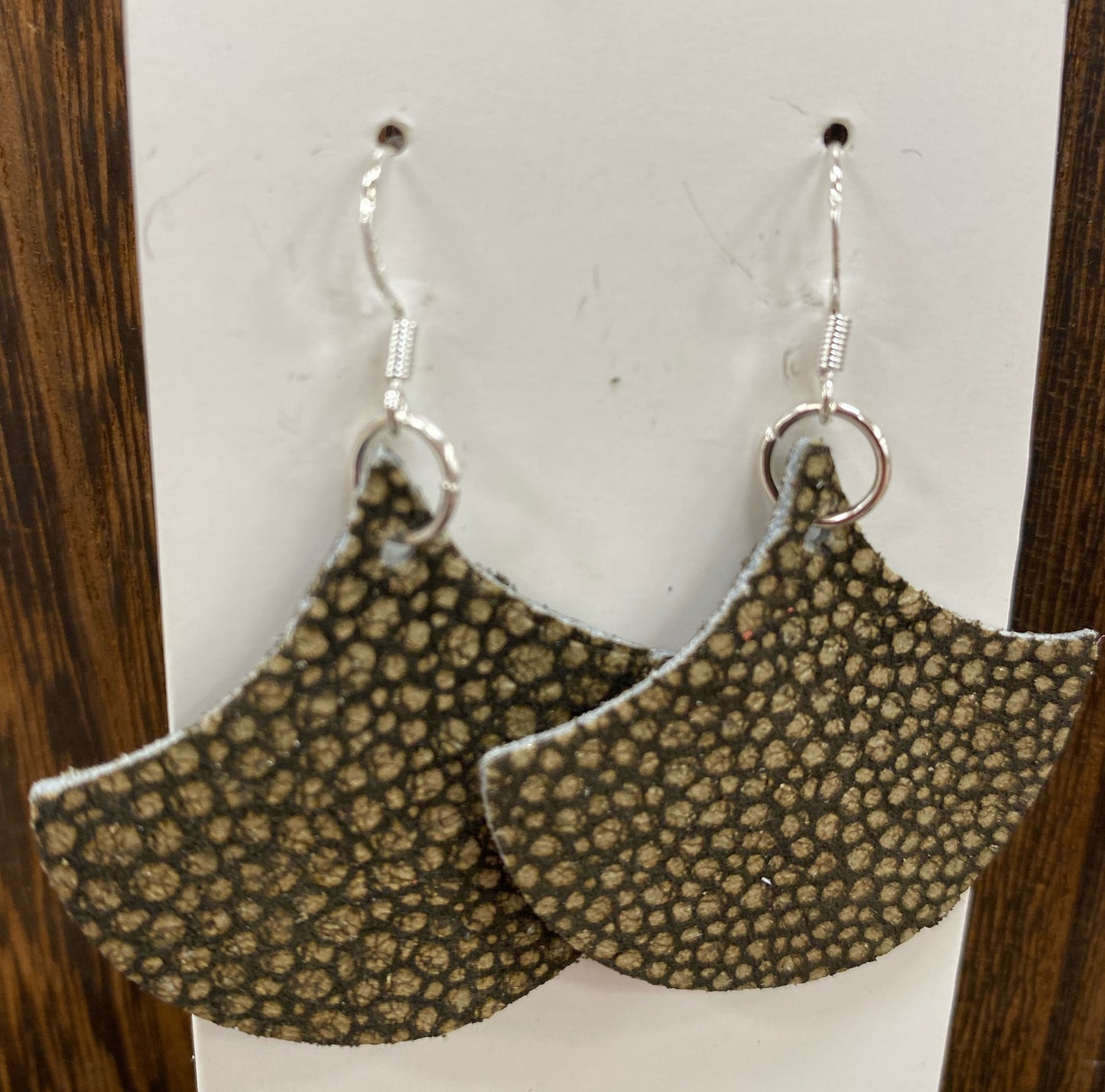 Medium Gingko Leaf Leather